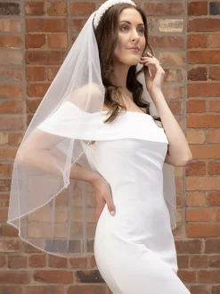 Perfect Bridal Single Tier Veils | Fingertip Veils*Single Tier Pearl and Crystal Edge Fingertip Veil Ivory