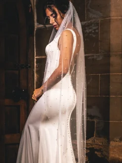 Perfect Bridal Chapel Length & Cathedral Veils | Floor Length Veils*Single Tier Cut Edge Scattered Pearl Veil Ivory