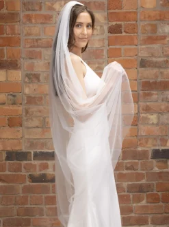 Perfect Bridal Single Tier Veils | Waltz Length Veils*Single Tier Cut Edge Crystal Waltz Length Veil Ivory