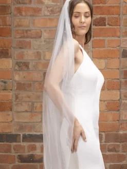 Perfect Bridal Single Tier Veils | Waltz Length Veils*Single Tier Cut Edge Crystal Waltz Length Veil Ivory