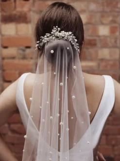 Perfect Bridal Single Tier Veils | Fingertip Veils*Single Tier Short Scattered Pearl Veil Ivory