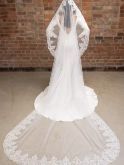 Perfect Bridal Single Tier Veils | Chapel Length & Cathedral Veils*Single Tier Mantilla Lace Cathedral Veil Ivory