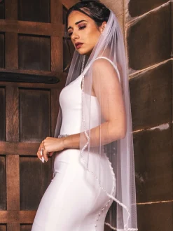 Perfect Bridal Single Tier Veils | Fingertip Veils*Single Tier Silver Beaded Edge Fingertip Veil Ivory