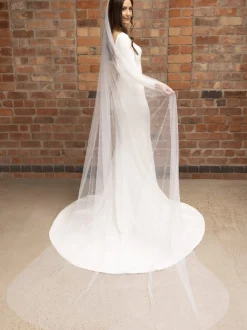 Perfect Bridal Chapel Length & Cathedral Veils | Floor Length Veils*Single Tier Cut Edge Scattered Pearl Veil Ivory