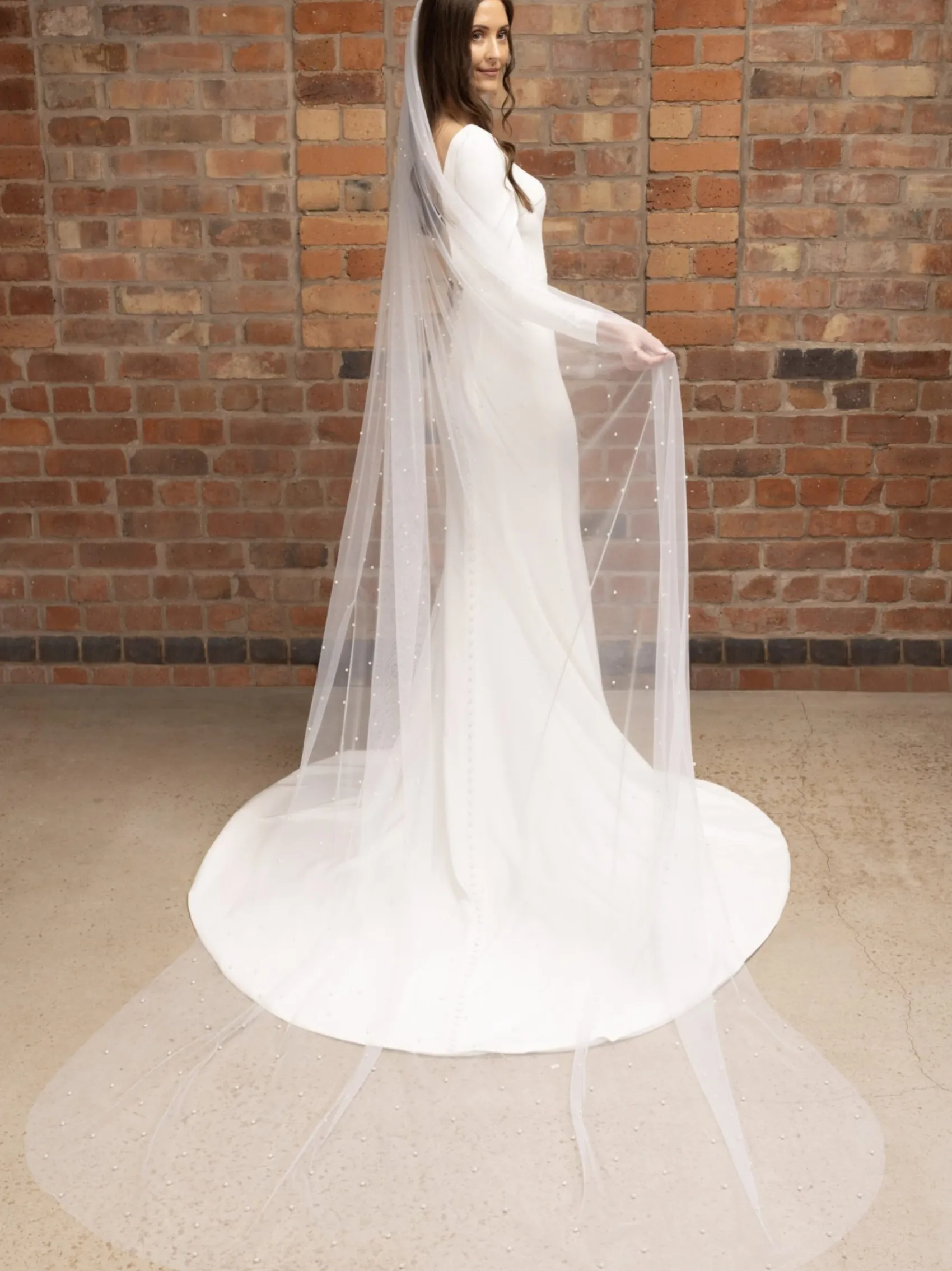 Perfect Bridal Chapel Length & Cathedral Veils | Floor Length Veils*Single Tier Cut Edge Scattered Pearl Veil Ivory