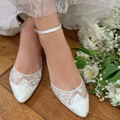 Perfect Bridal Wedding Shoes | Lace Wedding Shoes*London Lace Low Block Heel Ankle Strap Shoes Ivory