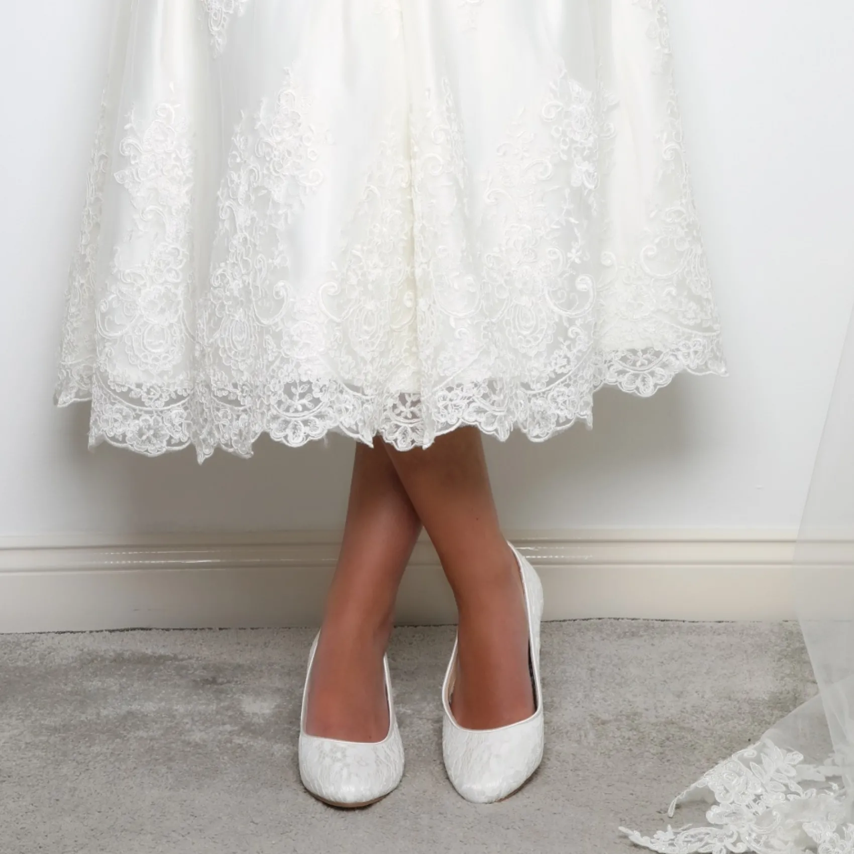 Perfect Bridal Wedding Shoes | Low Heel*Melanie Dyeable Lace Block Heel Court Shoes Ivory