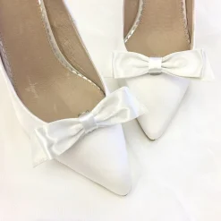 Perfect Bridal Bride Gifts | Shoe Jewellery*Rowan Dyeable Satin Bow Shoe Clips Ivory