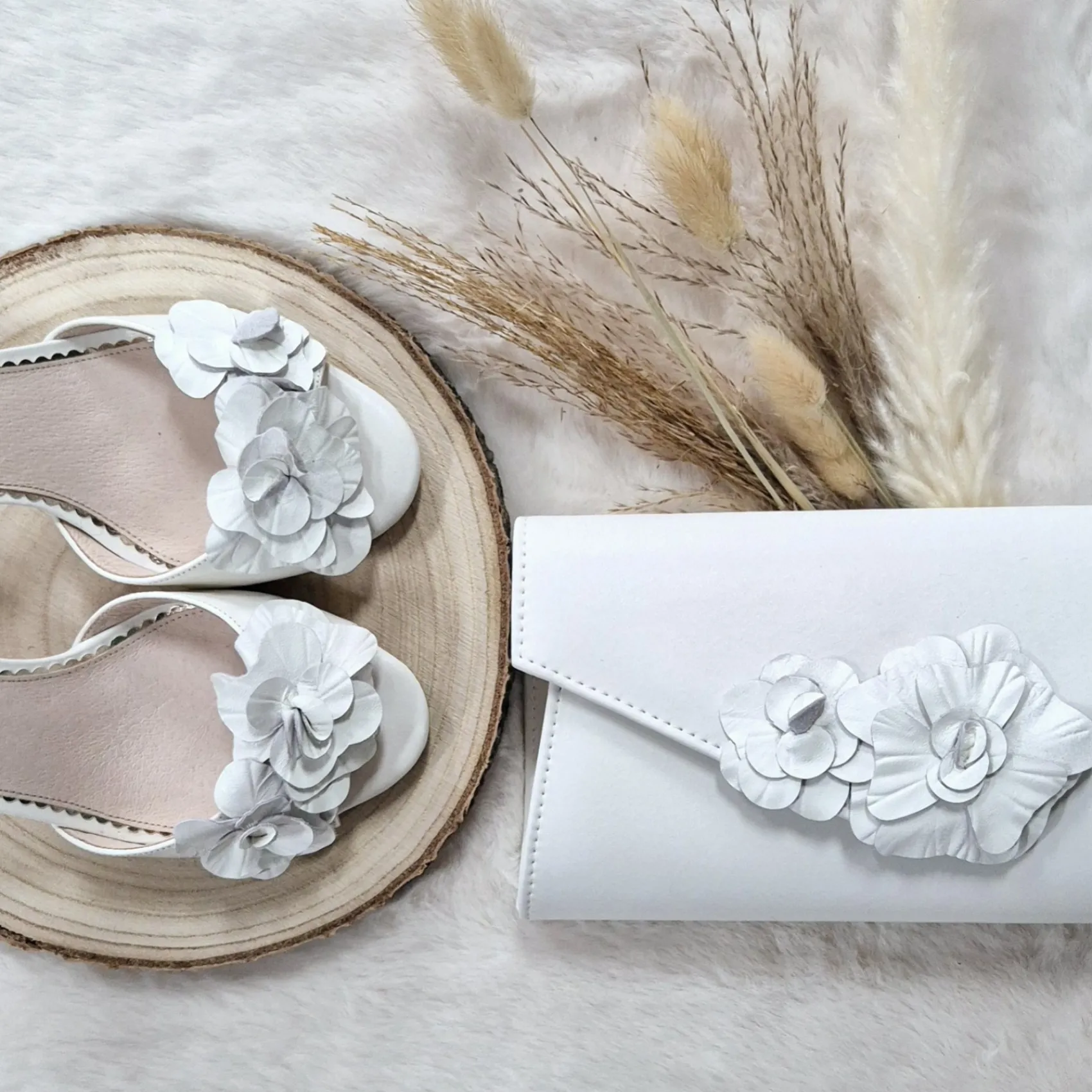 Perfect Bridal Wedding Handbags*Verona Leather Floral Clutch Bag Ivory