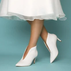 Perfect Bridal Wedding Shoes | Mid Heel*Zara Leather Pointed Toe V Front Wedding Boots Ivory