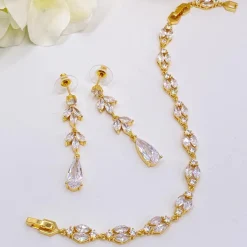 Lace & Favour Gold Prom Jewellery | Prom Earrings*Radiance Long Cubic Zirconia Drop Earrings Gold