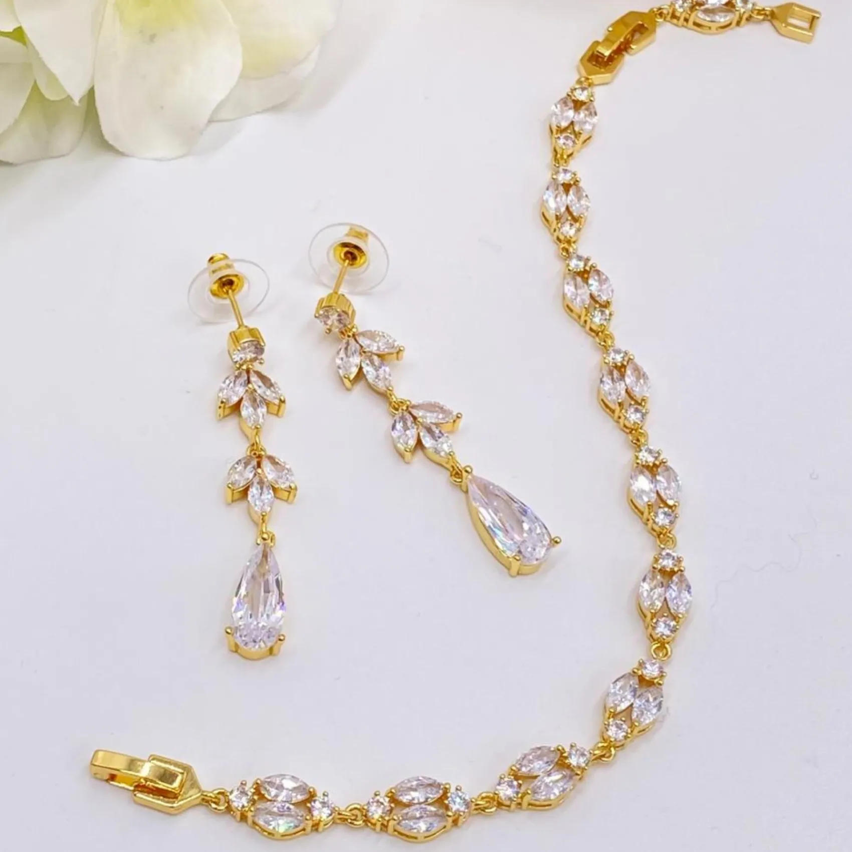 Lace & Favour Gold Prom Jewellery | Prom Earrings*Radiance Long Cubic Zirconia Drop Earrings Gold