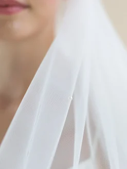 Rainbow Club Single Tier Veils | Chapel Length & Cathedral Veils*Avalanche Scattered Pearl Long Veil Ivory