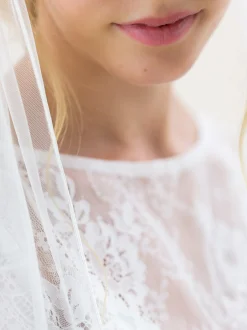 Rainbow Club Single Tier Veils | Fingertip Veils*Cheerfulness Single Tier Veil with Scattered Diamantes Ivory