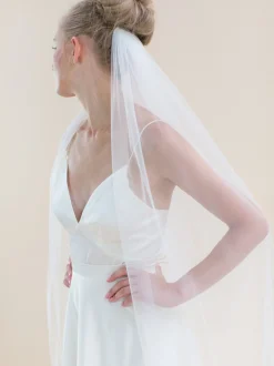 Rainbow Club Single Tier Veils | Chapel Length & Cathedral Veils*Intrigue Plain Long Single Tier Veil with Cut Edge Ivory