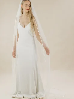 Rainbow Club Single Tier Veils | Chapel Length & Cathedral Veils*Snapdragon Single Tier Satin Edge Chapel Veil Ivory