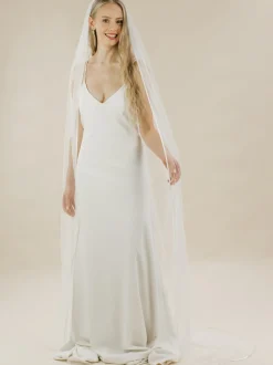 Rainbow Club Single Tier Veils | Chapel Length & Cathedral Veils*Snapdragon Single Tier Satin Edge Chapel Veil Ivory