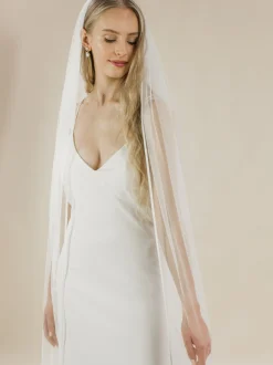 Rainbow Club Single Tier Veils | Chapel Length & Cathedral Veils*Snapdragon Single Tier Satin Edge Chapel Veil Ivory