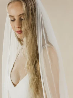 Rainbow Club Single Tier Veils | Chapel Length & Cathedral Veils*Snapdragon Single Tier Satin Edge Chapel Veil Ivory