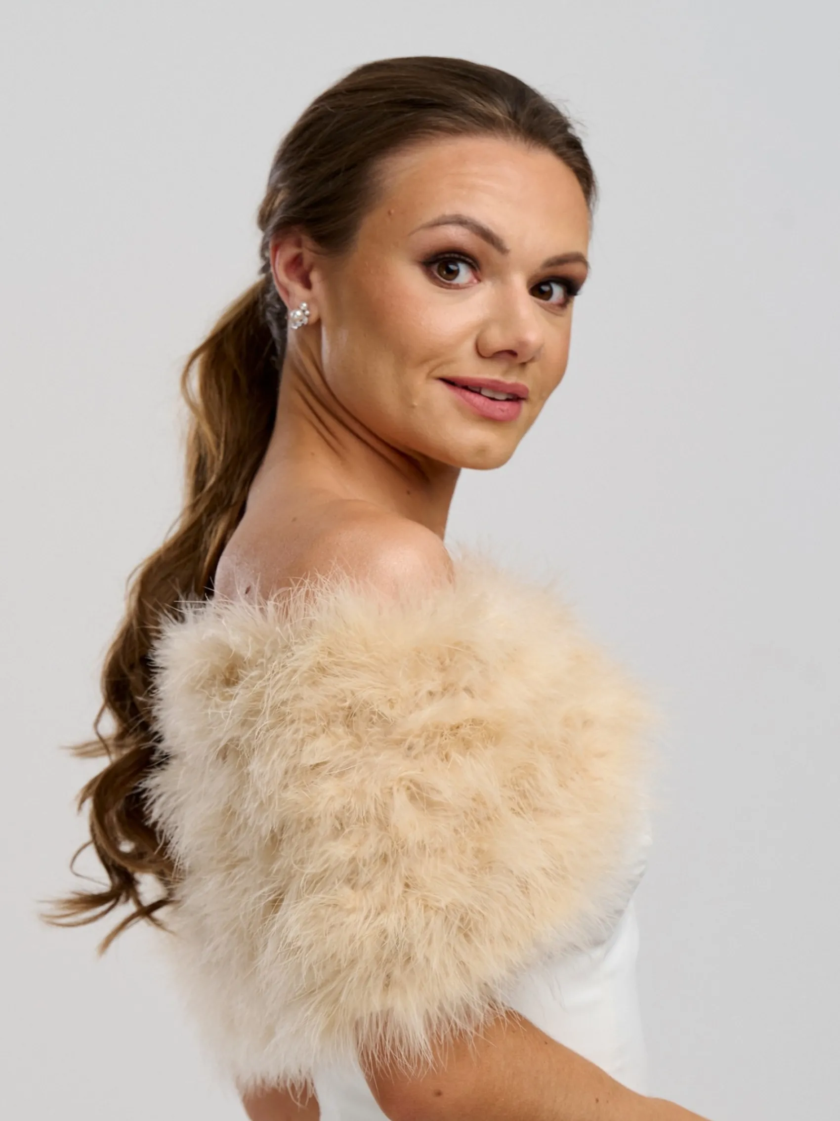Beverly Hills Feather Stoles & Shrugs | Wedding Capes & Wraps*Scarlet Feather Bridal Stole Champagne