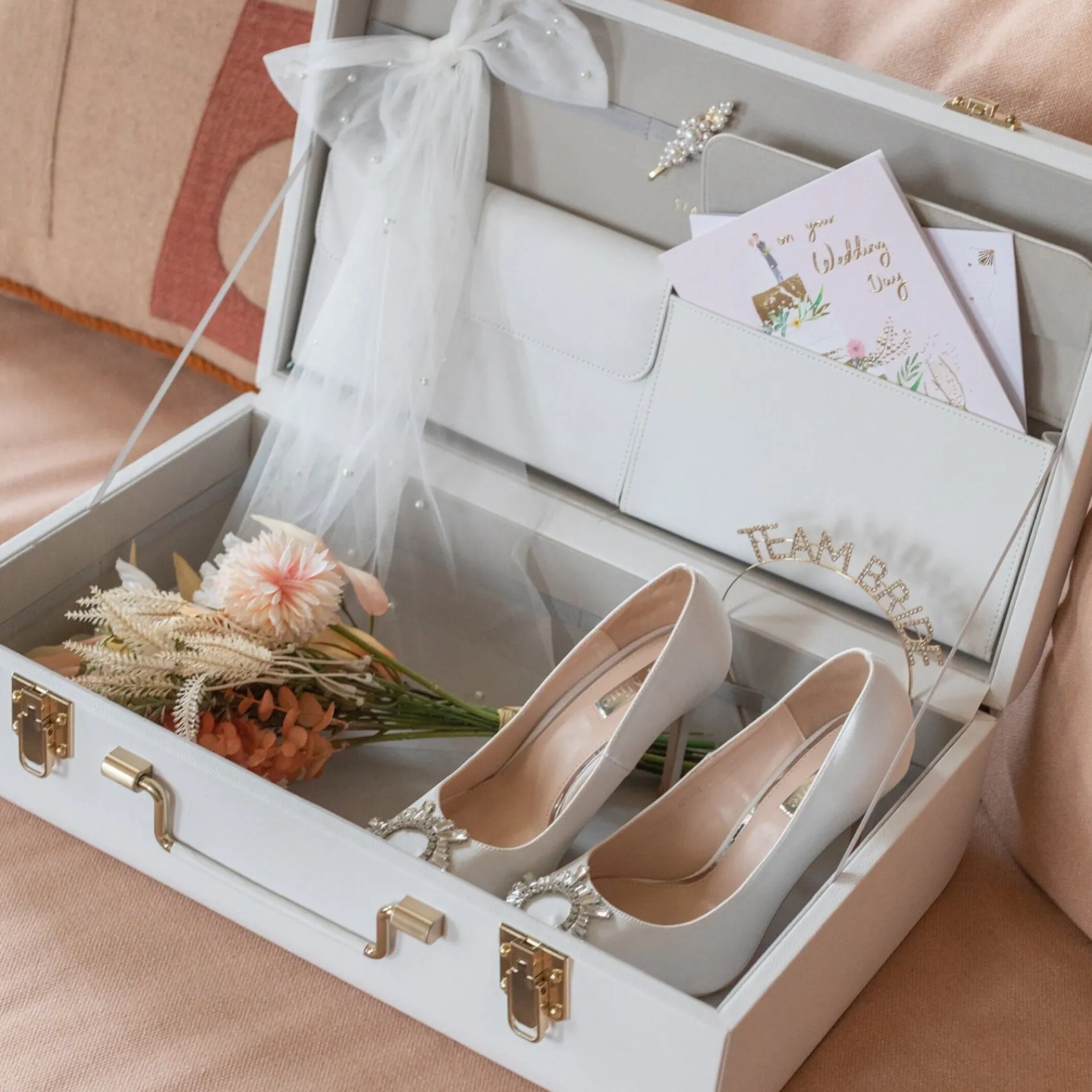 Stackers Wedding Keepsake Boxes | Bride Gifts*White Pebble Memory Storage Box White & Grey