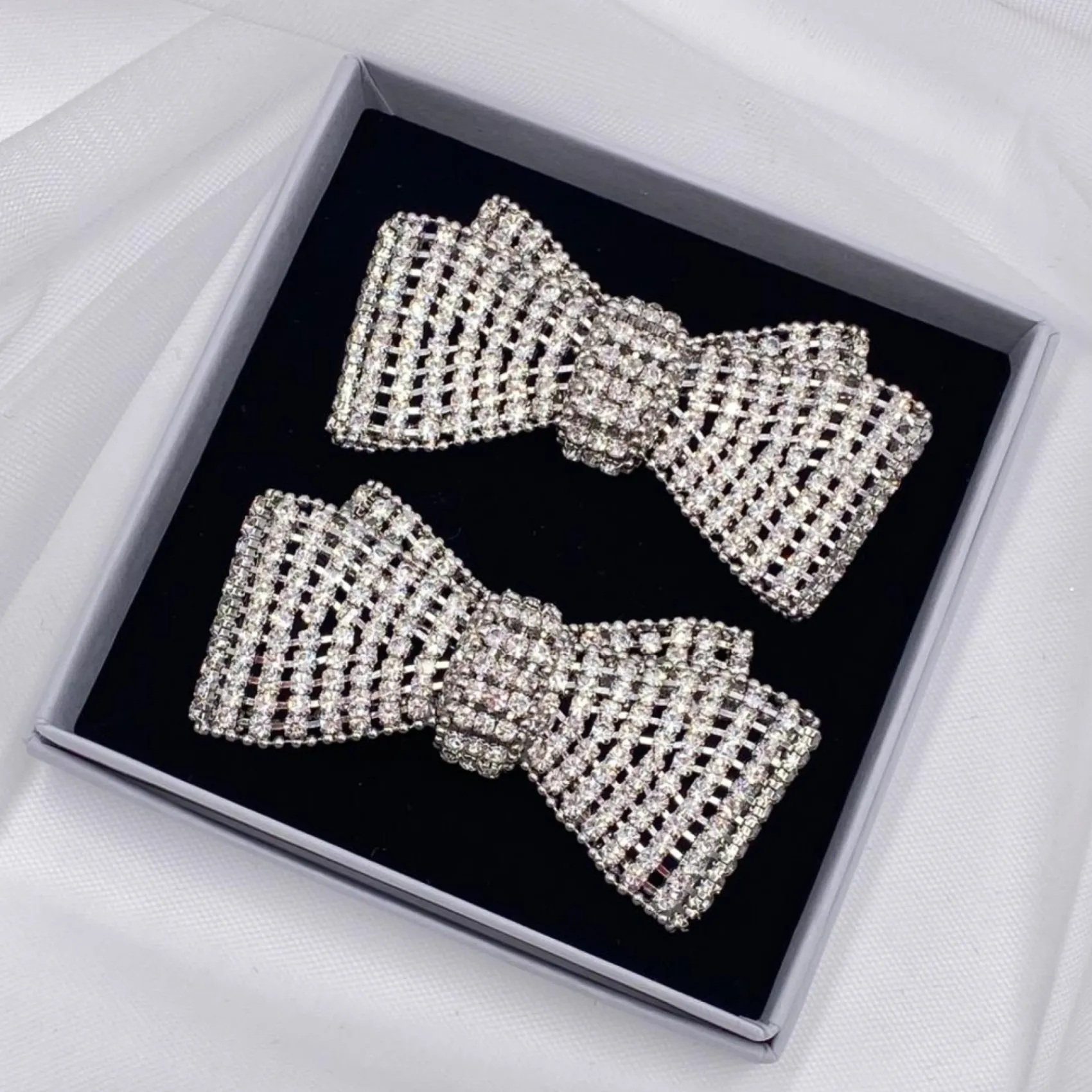 Lace & Favour Bride Gifts | Shoe Jewellery*Tiffany Silver Diamante Bow Shoe Clips